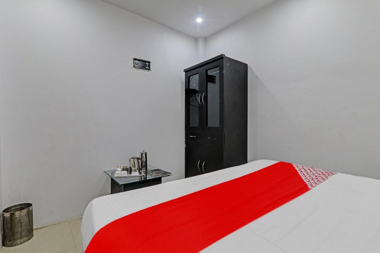 Oyo Flagship 81064 Chaudhary In Hotel โคราฆปุระ ภายนอก รูปภาพ