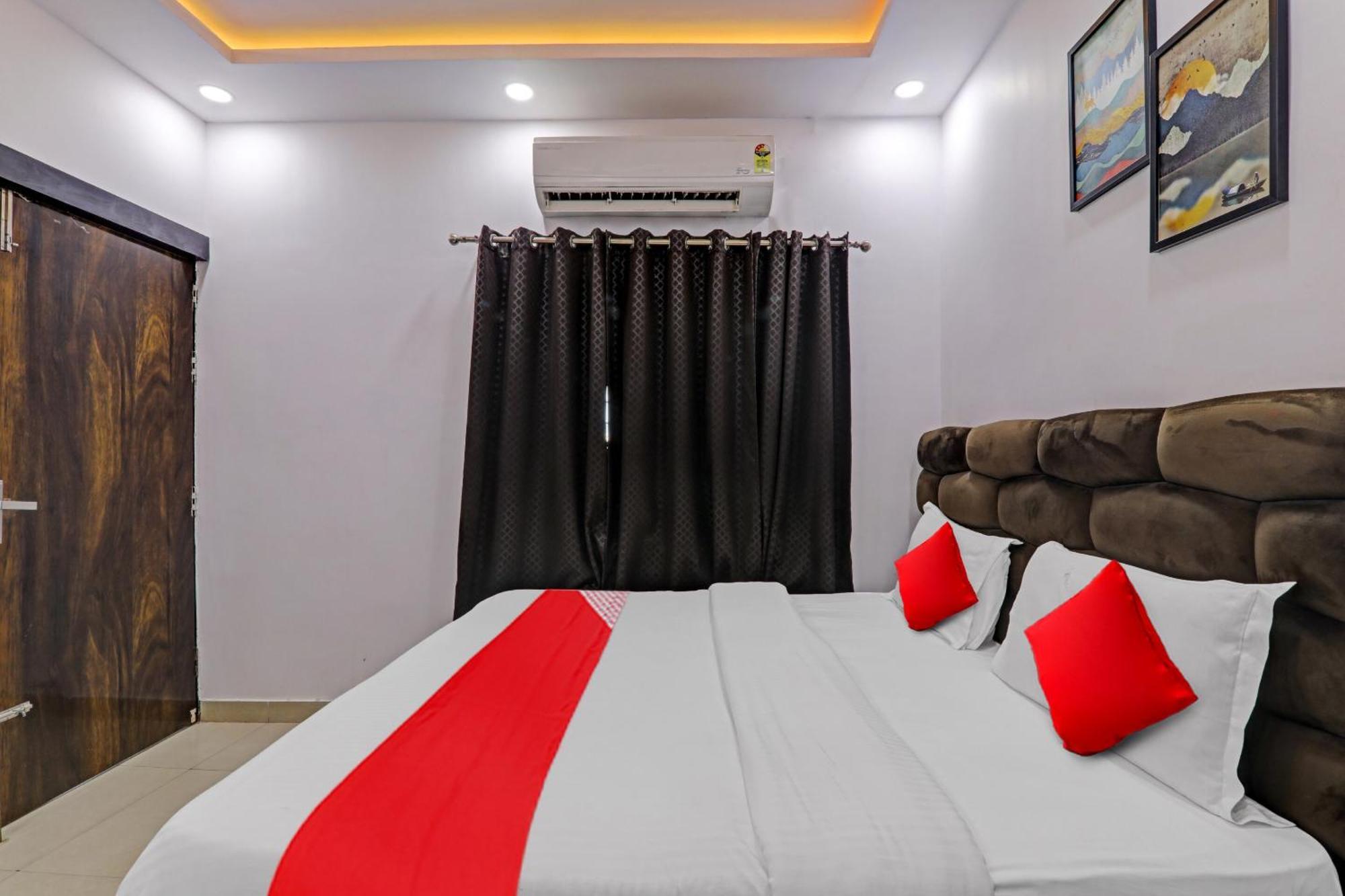 Oyo Flagship 81064 Chaudhary In Hotel โคราฆปุระ ภายนอก รูปภาพ